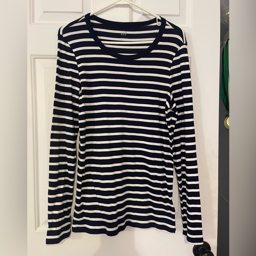 Gap long sleeve shirt